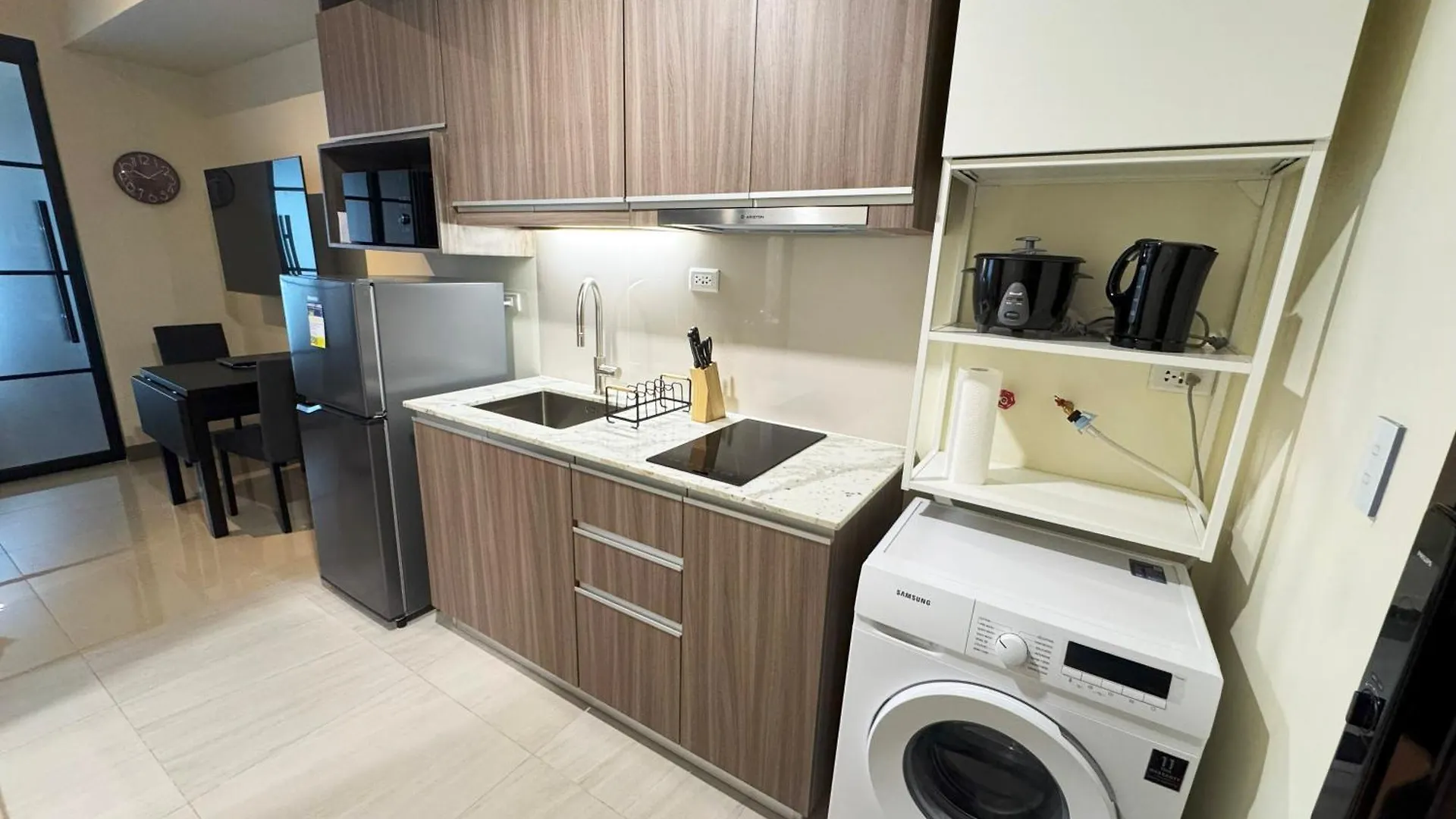 Elegant 1 Bedroom Apartment With Great Facilities And Perfect Location Manila 0*,  Philippines