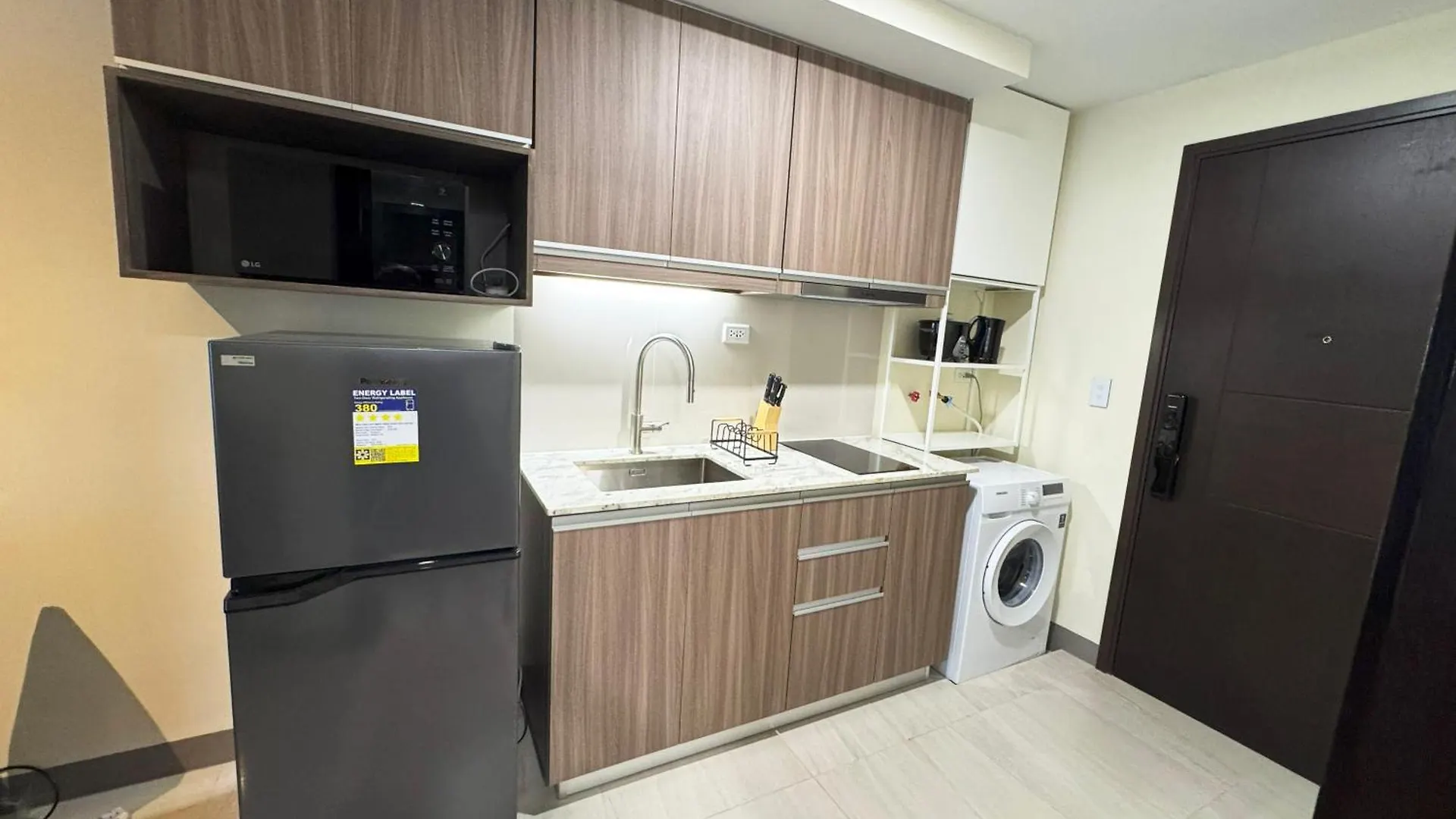 Elegant 1 Bedroom Apartment With Great Facilities And Perfect Location Manila Philippines