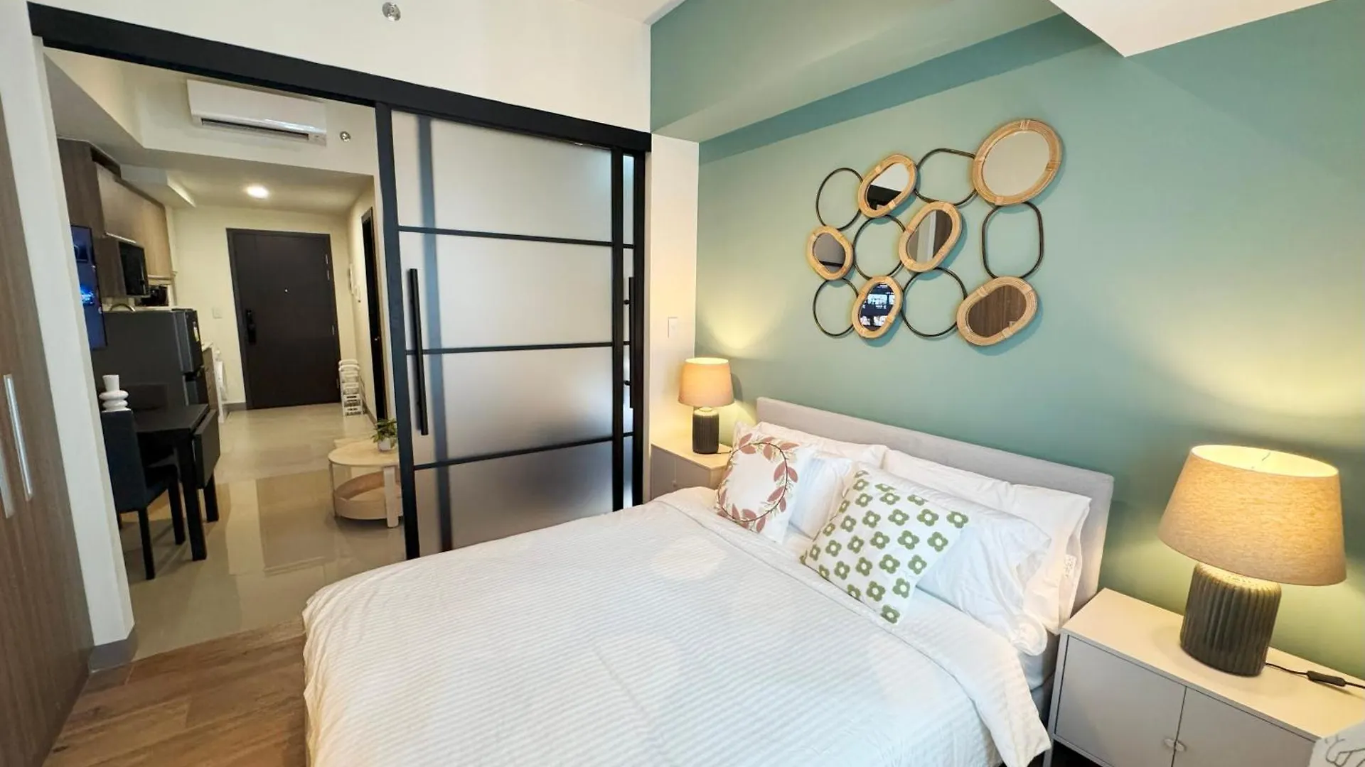 Elegant 1 Bedroom Apartment With Great Facilities And Perfect Location contacts